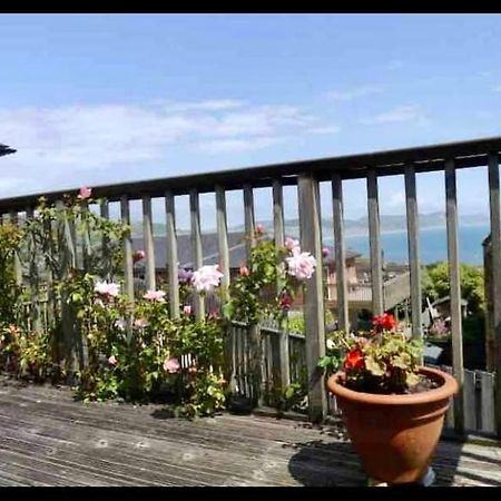 Fantastic Spacious House With Beautiful Panoramic Views Of The Bay Only A Few Minutes Walk From Beach Harbour And Restaurants This House Has 3 Bedrooms 3 Bathrooms And 2 Lovely Sitting Rooms Lyme Regis Exterior foto